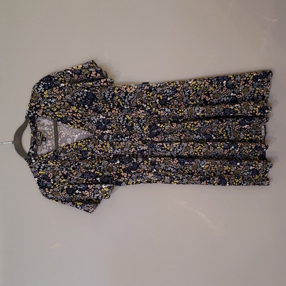 Floral short sleeve dress - Picture 1 of 4